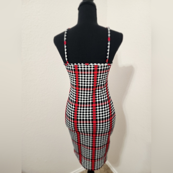 Pre loved Women's Black and Red Dress - Picture 2 of 2